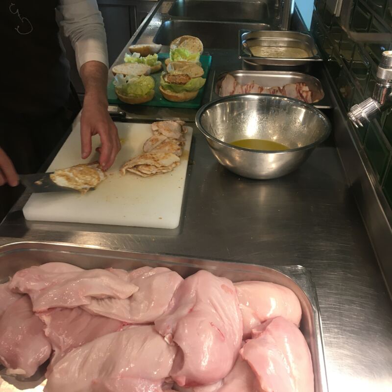 Die Sandwiches werden frisch belegt ©cw