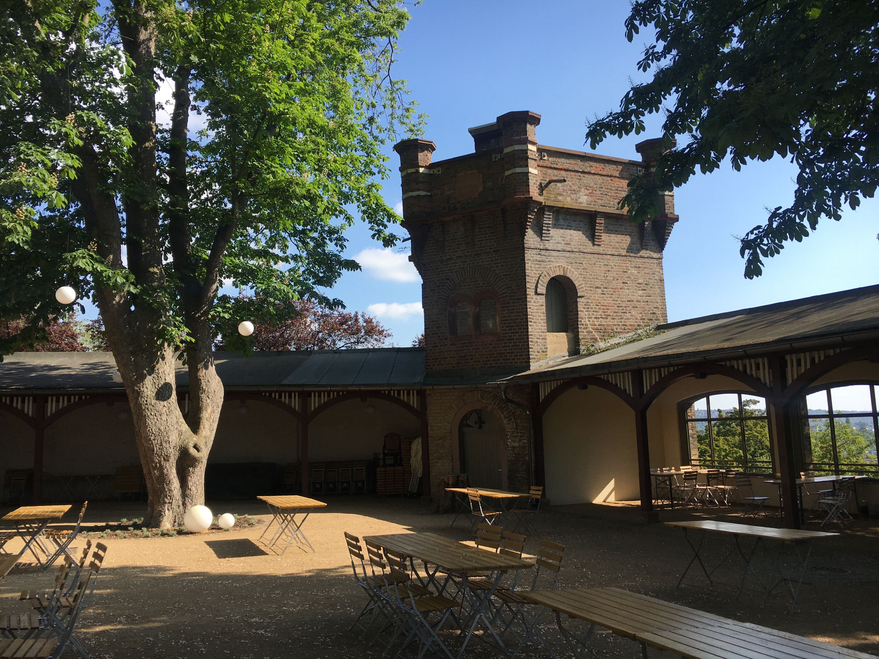 Turm-Biergarten